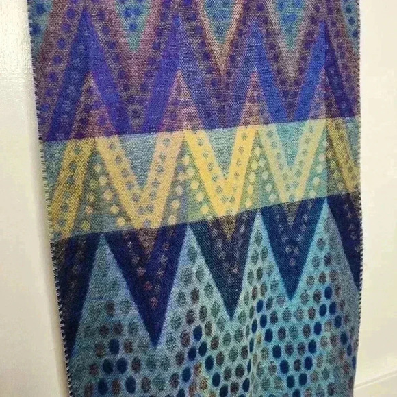 Cashmink by V Fraas Chevron Print Scarf Germany Fringe Soft Purple Blue Zig Zag - Picture 4 of 6